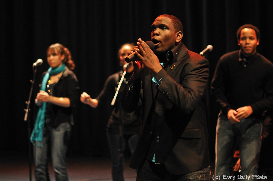 Evry Daily Photo - Telethon Evry 2010 - Concert Evry University Gospel - large - 5244074964.jpg